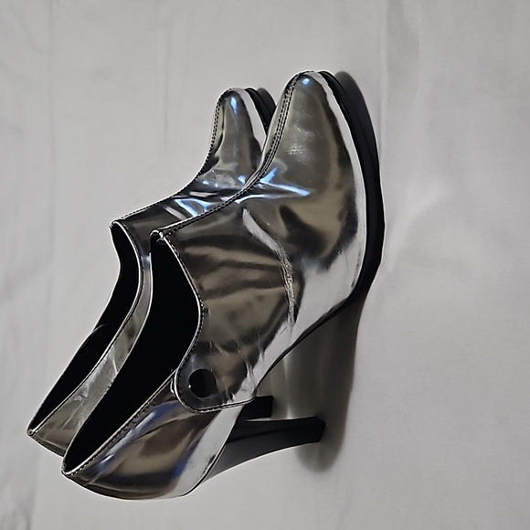 Furla heels. - Picture 2 of 8